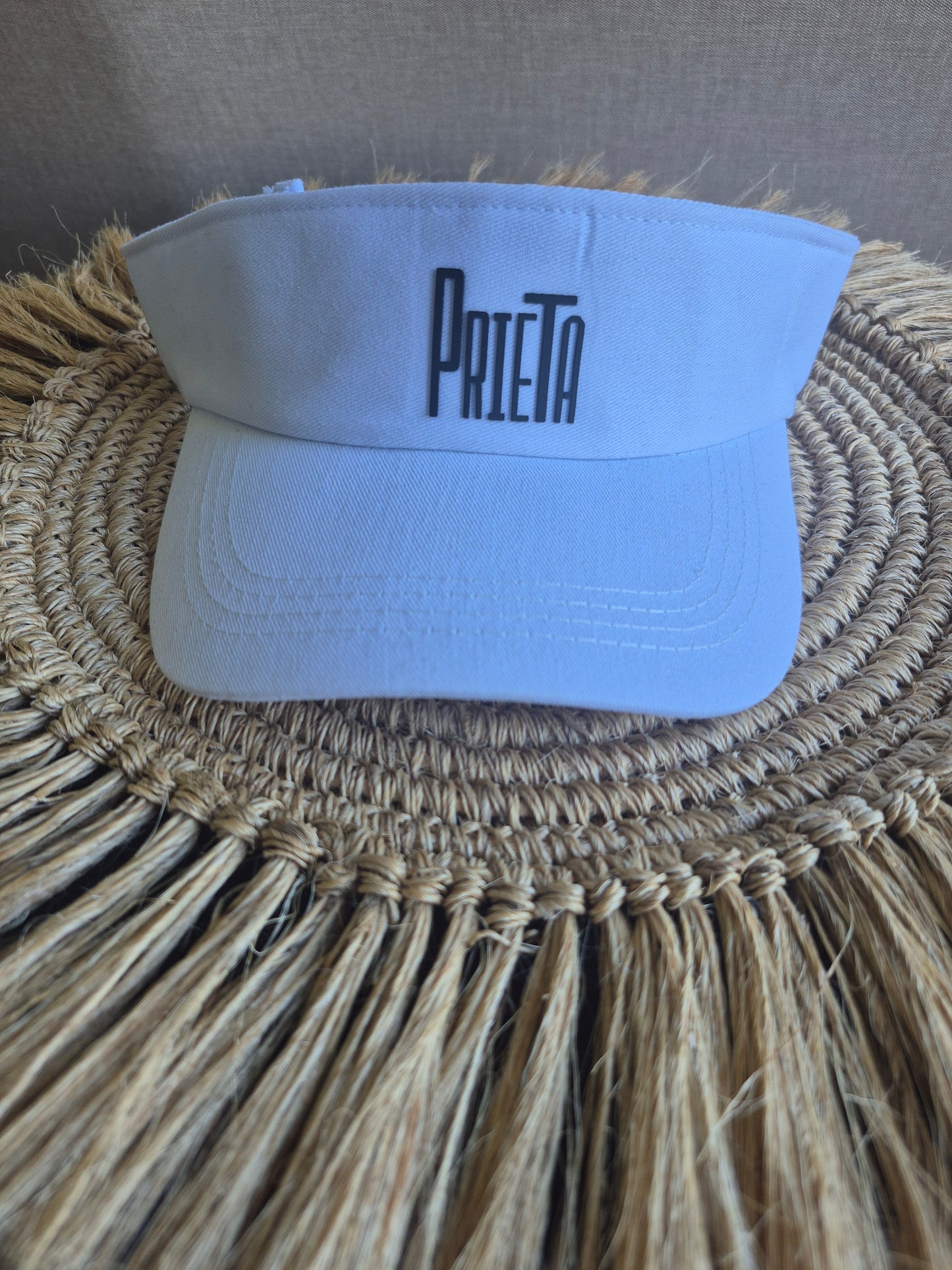 Prieta | Visera